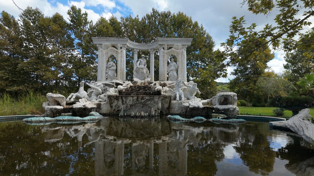 Ravadinovo Castle, Fountain